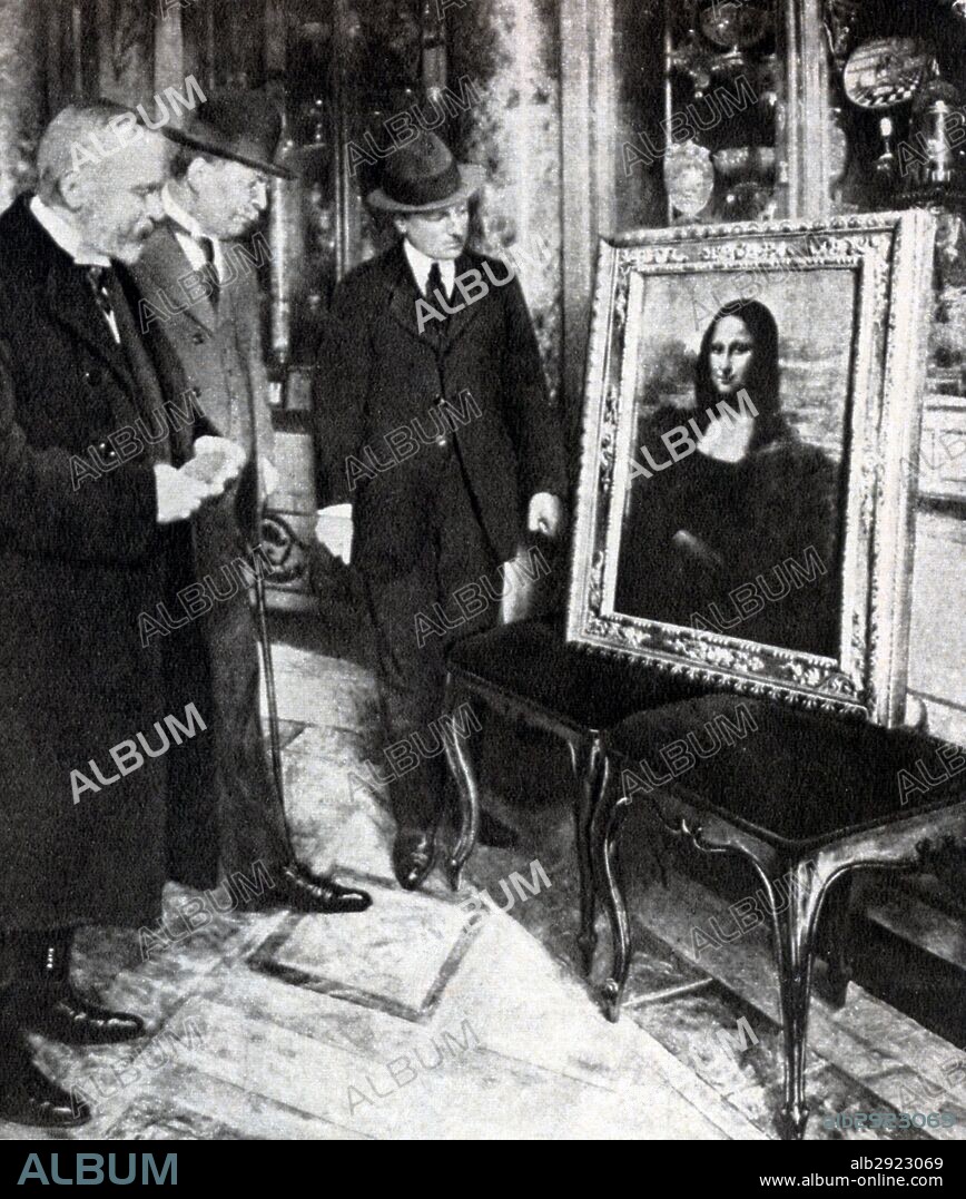 1913-Vincenzo Peruggia stole the painting in the Louvre in 1911. In 1913 he was arrested in Florence and the Monna Lisa was recovered. In the picture the painting by Leonardo recovered noted by the director of the Uffizi Poggi, director of the Fine Arts Corrado Ricci and Luigi Cavenaghi restorer in Florence in 1913.