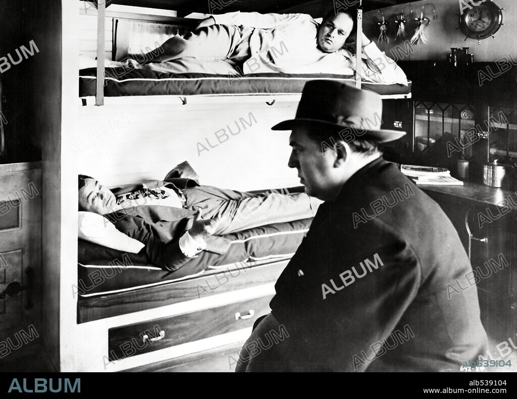 DAN SEYMOUR, EDWARD G. ROBINSON and THOMAS GOMEZ in KEY LARGO, 1948, directed by JOHN HUSTON. Copyright WARNER BROTHERS.