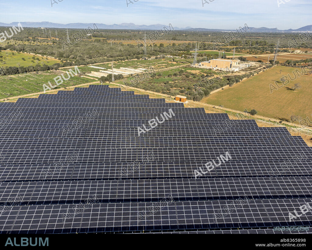 Parc Fotovoltaic Can Xim de S'Aguila, solar energy plates, Llucmajor, Mallorca, Balearic Islands, Spain.