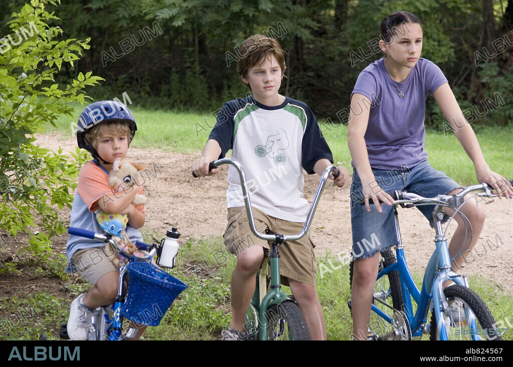 HALLIE KATE EISENBERG, LUKE BENWARD und TY PANITZ in HOW TO EAT FRIED WORMS, 2006, unter der Regie von BOB DOLMAN. Copyright NEW LINE PRODUCTIONS / REDIN, VAN.