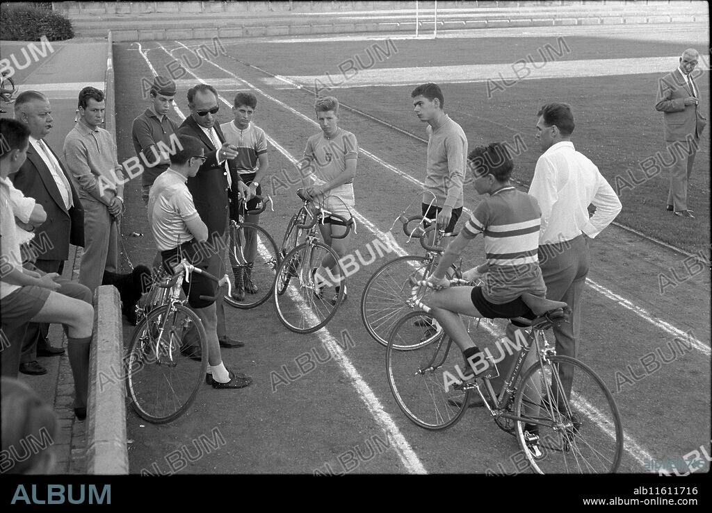 Hugo Koblet coaching young cycle racers 1962.