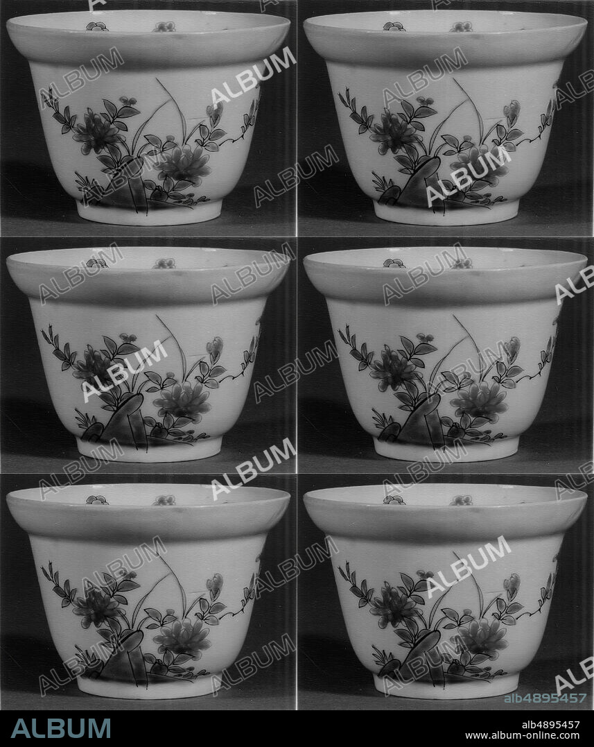 Cup, Japan, 17th century, Japan, Porcelain painted in overglaze polychrome enamels (Arita ware, Kakiemon type), H. 2 3/8 in. (6 cm); Diam. 3 5/8 in. (9.2 cm), Ceramics.