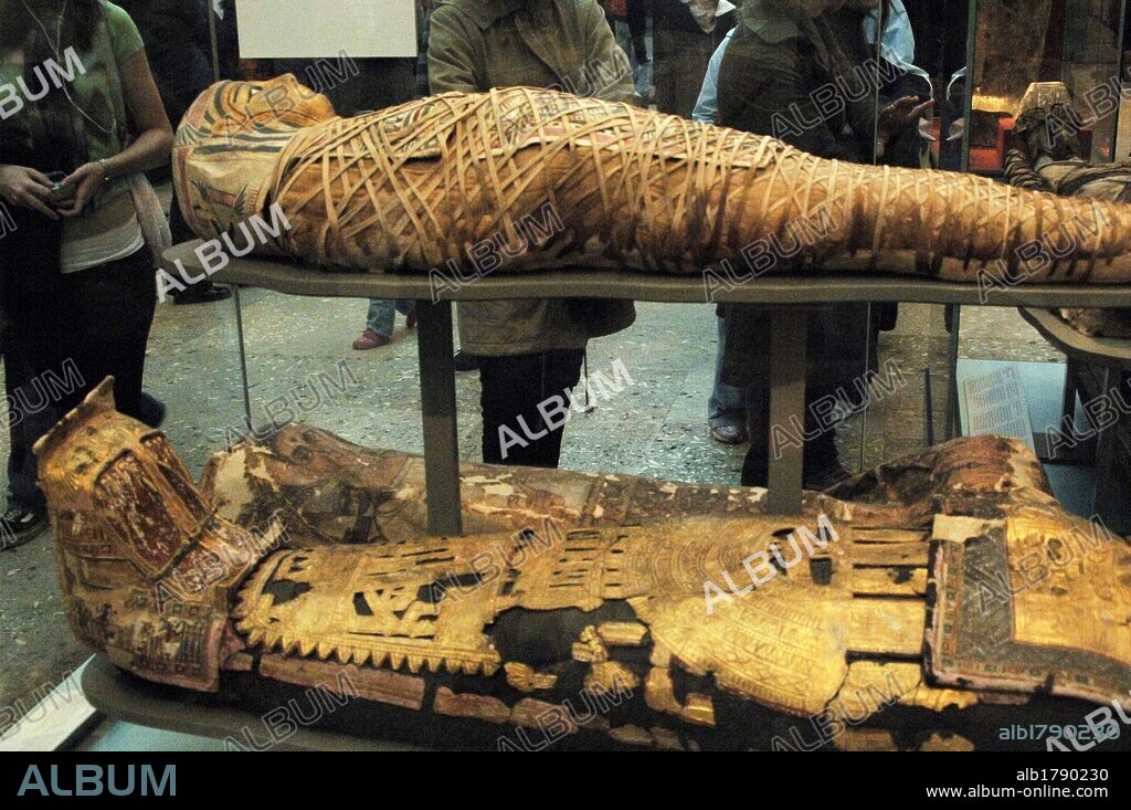 ARTE EGIPCIO. PERIODO ROMANO. MOMIA DE UNA MUJER JOVEN. Fechada después del año 30 a. C. Procedencia desconocida. Museo Británico. Londres. Inglaterra. Reino Unido.