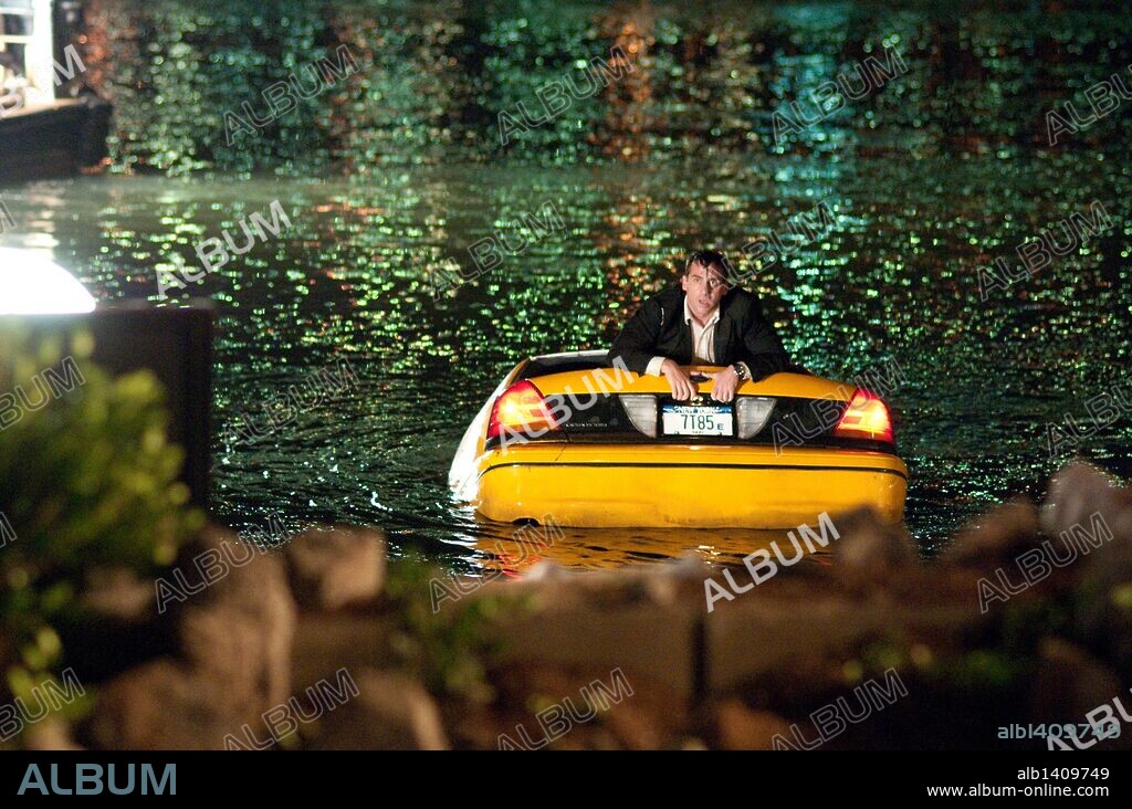 STEVE CARELL in DATE NIGHT, 2010, directed by SHAWN LEVY. Copyright 21 LAPS ENTERTAINMENT/MEDIA MAGIK ENT/20TH CENTURY-FOX FILM / ARONOWITZ, MYLES.