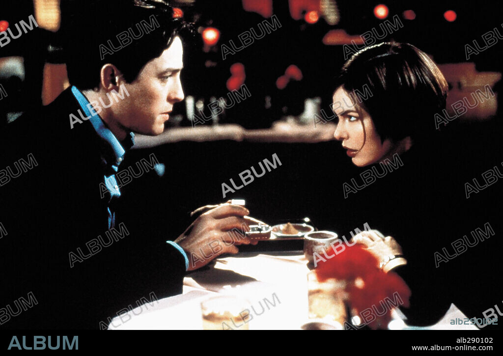 HUGH GRANT y JEANNE TRIPPLEHORN en MICKEY OJOS AZULES, 1999 (MICKEY BLUE EYES), dirigida por KELLY MAKIN. Copyright UNIVERSAL PICTURES.