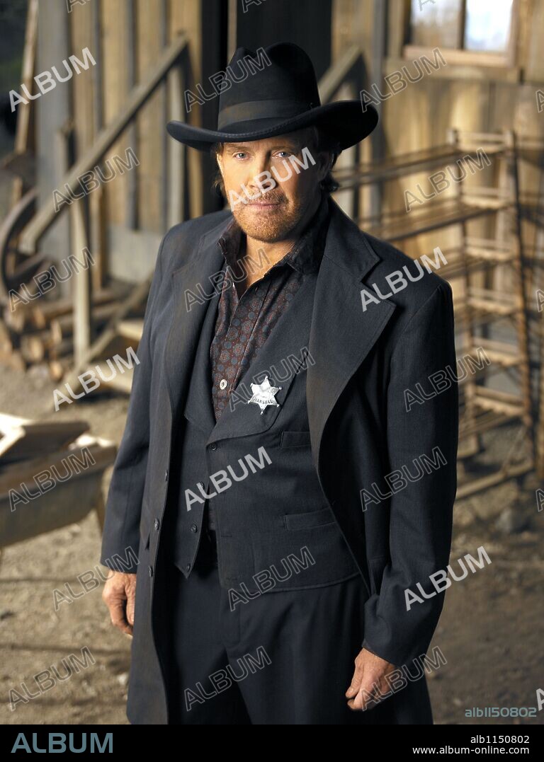 LEE MAJORS in TRAIL TO HOPE ROSE, THE-TV, 2004, directed by DAVID S. CASS SR.. Copyright Larry Levinson Productions/Alpine Medien Productions.