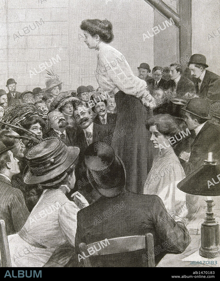 FRANCIA. SIGLO XX. MUJERES SUFRAGISTAS. La candidata señorita Juana LALOE, dirigiéndose a los electores del barrio de San Jorge. PARIS, 1908. Grabado de L'Illustration.