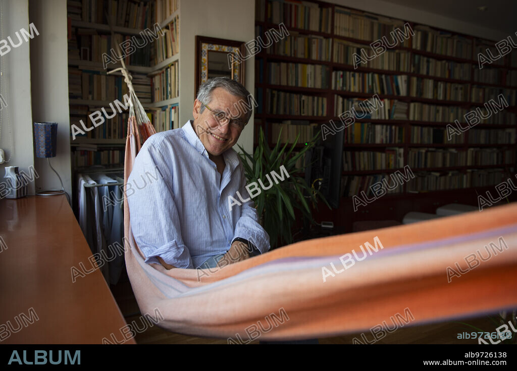 Barcelona, 26/05/2021. Entrevista al escritor Félix Ovejero en su casa. Foto: Inés Baucells. ARCHDC.