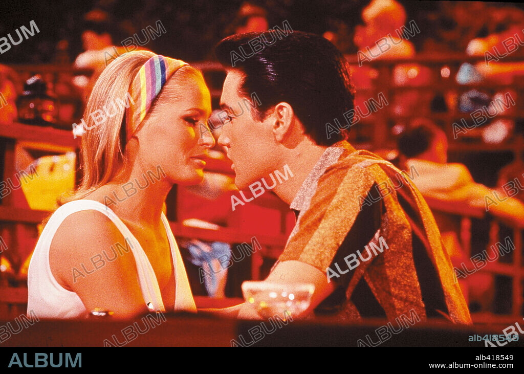 ELVIS PRESLEY und URSULA ANDRESS in FUN IN ACAPULCO, 1963, unter der Regie von RICHARD THORPE. Copyright PARAMOUNT PICTURES.