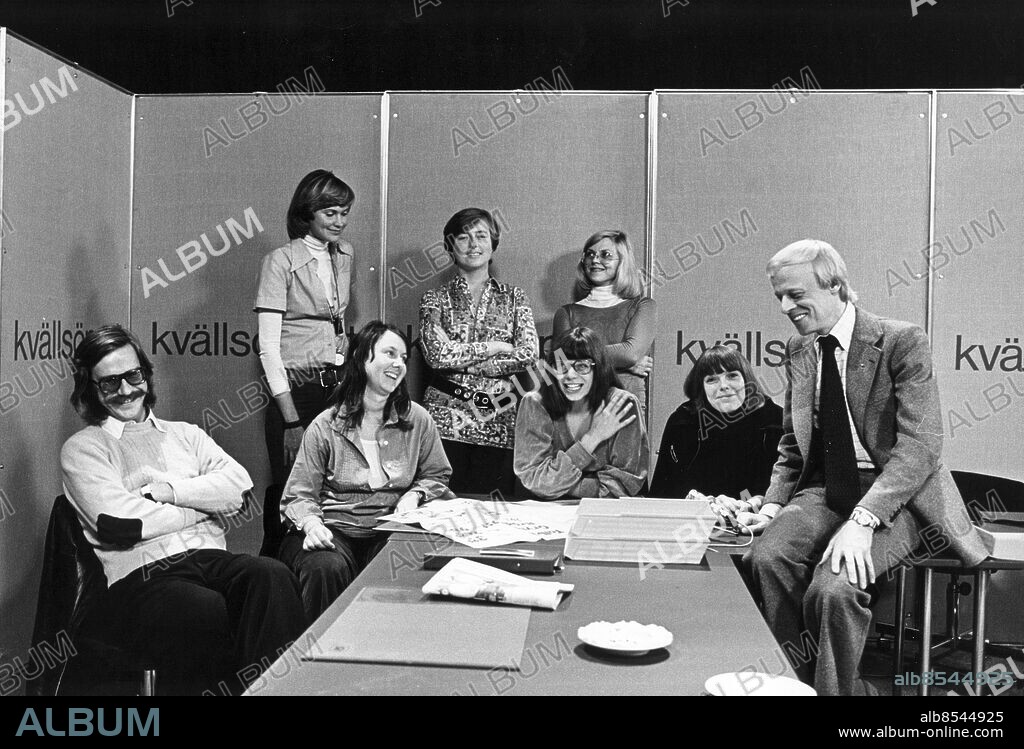 STOCKHOLM 1974.. Orig. bildtext...Kvällsöppet Anm. TV div Redaktioner Programledare persons: Åke Wilhelmsson ;Inger Säfwenberg sites: SVERIGE ;STOCKHOLM.