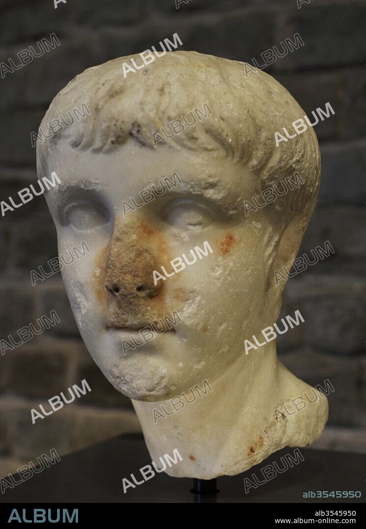 Calígula (Cayo Julio César) (12-41). Emperador romano. Busto. Fechado entre el 30-40. Museo Romano-Germánico. Colonia. Alemania.