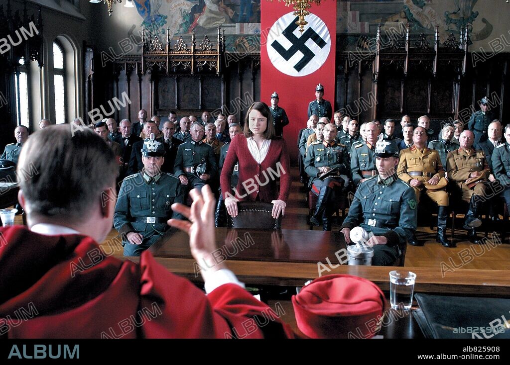 JULIA JENTSCH in SOPHIE SCHOLL. DIE LETZTEN TAGE, 2005, unter der Regie von MARC ROTHEMUND. Copyright BROTH FILM/GOLDKIND FILMPRODUKTION.