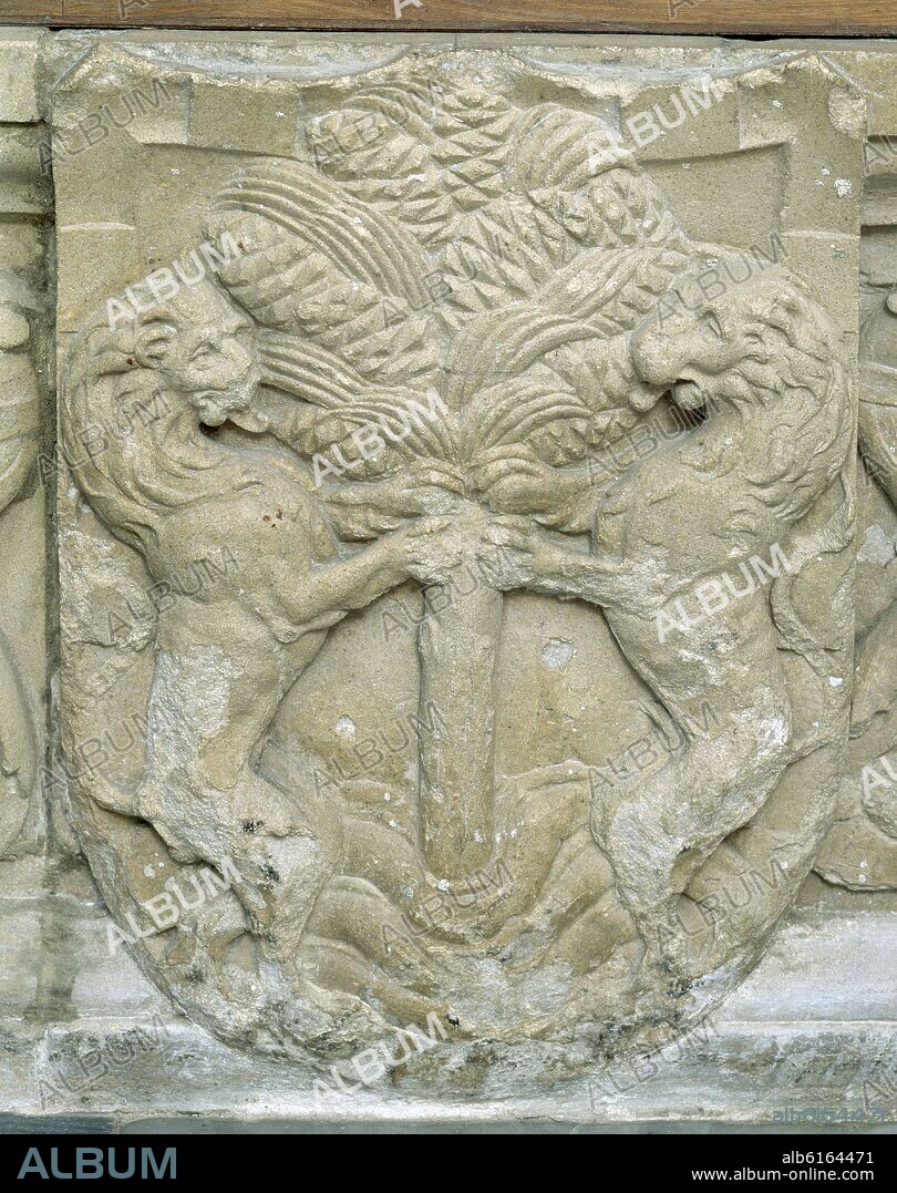 DOS LEONES Y ARBOL EN UN ESCUDO DE LA CARTUJA DE JEREZ DE LA FRONTERA - SIGLO XVI.