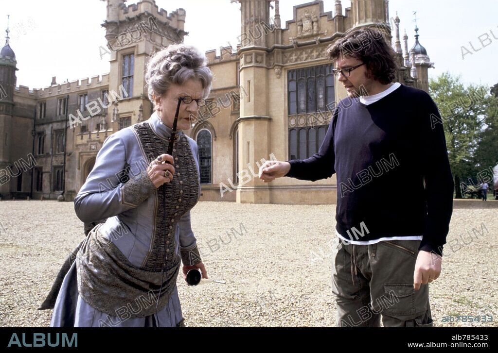 ANGELA LANSBURY and KIRK JONES in NANNY MCPHEE, 2005, directed by KIRK JONES. Copyright UNIVERSAL PICTURES.