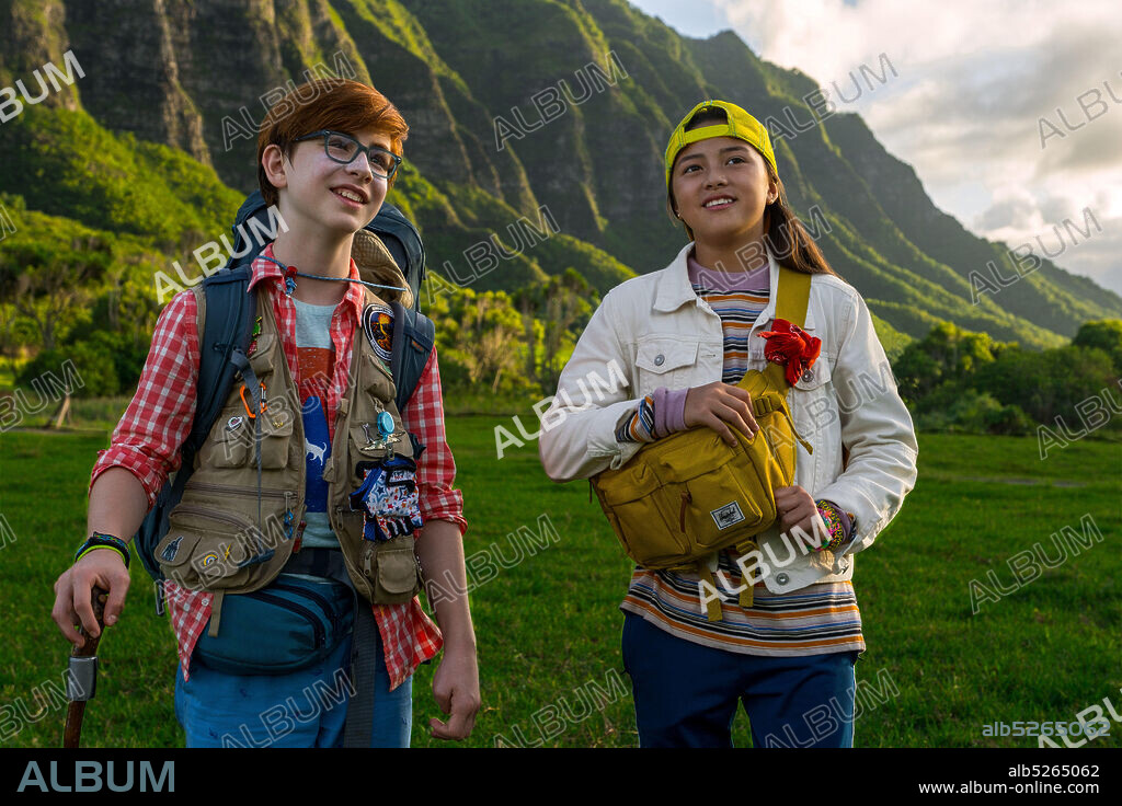 KEA PEAHU y OWEN VACCARO en OHANA: EL TESORO DE HAWAI, 2021 (FINDING 'OHANA), dirigida por JUDE WENG.