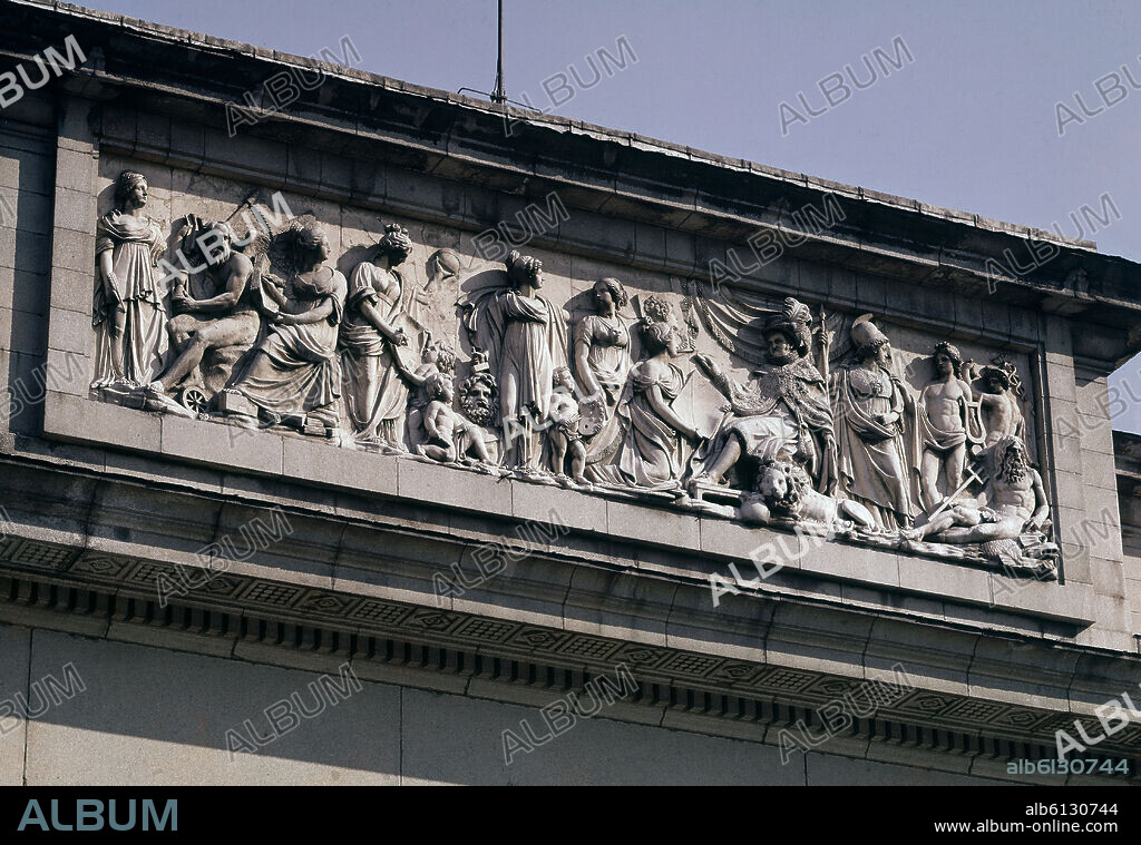 RAMON BARBA (1767-1831) ESCULTOR. FRISO SOBRE LA COLUMNATA DE LA PUERTA DE VELAZQUEZ DEL MUSEO DEL PRADO - FRISO: ALEGORIA DE FERNANDO VII PROTECTOR DE LAS CIENCIAS - SIGLO XIX.