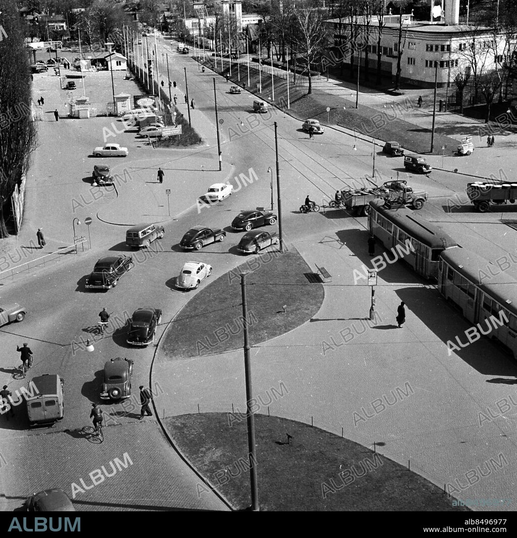 Göteborg 1956-04-23 -- utsikt över Korsvägen med Lisebergsbadet och Liseberg *** Local Caption *** è pr°ÀH ta xmlns:x="adobe:ns:meta/" x:xmptk="XMP Core 4.1.1 RC">. <rdf:RDF xmlns:rdf="http://www.w3.org/1999/02/22-rdf-syntax-ns#">. <rdf:Description rdf:about="".  xmlns:xapMM="http://ns.adobe.com/xap/1.0/mm/".  xmlns:xap="http://ns.adobe.com/xap/1.0/".  xmlns:dc="http://purl.org/dc/elements/1.1/".  xmlns:photoshop="http://ns.adobe.com/photoshop/1.0/".  xmlns:tiff="http://ns.adobe.com/tiff/1.0/".  xmlns:exif="http://ns.adobe.com/exif/1.0/".  xmlns:fwr="http://ns.fotoware.com/iptcxmp-reserved/1.0/".  xmlns:fwc="http://ns.fotoware.com/iptcxmp-custom/1.0/". xapMM:DocumentID="uuid:22566CDEF0FBDC11AE4AB80BF302625A". xapMM:InstanceID="uuid:CC20E2D9492D4CEA 8FED78413418272C". xap:CreateDate="2008-03-27T12:24:59+01:00". xap:ModifyDate="2009-01-10T17:11:05+01:00". xap:MetadataDate="2009-01-10T17:11:05+01:00". xap:CreatorTool="FotoWare ColorFactory". dc:format="image/jpeg". photoshop:ColorMode="1". photoshop:History="". photoshop:Category="GEO". photoshop:DateCreated="2007-08-28". photoshop:Credit="©Kamerareportage". tiff:Orientation="1". tiff:XResolution="18710000/10000". tiff:YResolution="18710000/10000". tiff:ResolutionUnit="2". tiff:NativeDigest="256,257,258,259,262,274,277,284,530,531,282,283,296,301,318,319,529,532,306,270,271,272,305,315,33432;F483178C6466924651D122E7B1B66B57". exif:PixelXDimension="3984". exif:PixelYDimension="3940". exif:ColorSpace="65535". exif:NativeDigest="36864,40960,40961,37121,37122,40962,40963,37510,40964,36867,36868,33434,33437,34850,34852,34855,34856,37377,37378,37379,37380,37381,37382,37383,37384,37385,37386,37396,41483,41484,41486,41487,41488,41492,41493,41495,41728,41729,41730,41985,41986,41987,41988,41989,41990,41991,41992,41993,41994,41995,41996,42016,0,2,4,5,6,7,8,9,10,11,12,13,14,15,16,17,18,20,22,23,24,25,26,27,28,30;D97AEB11CA14A1830B3781E92E2E93F7". fwr:ShortUniqueId="38209. KAMERAREPORTAGE.