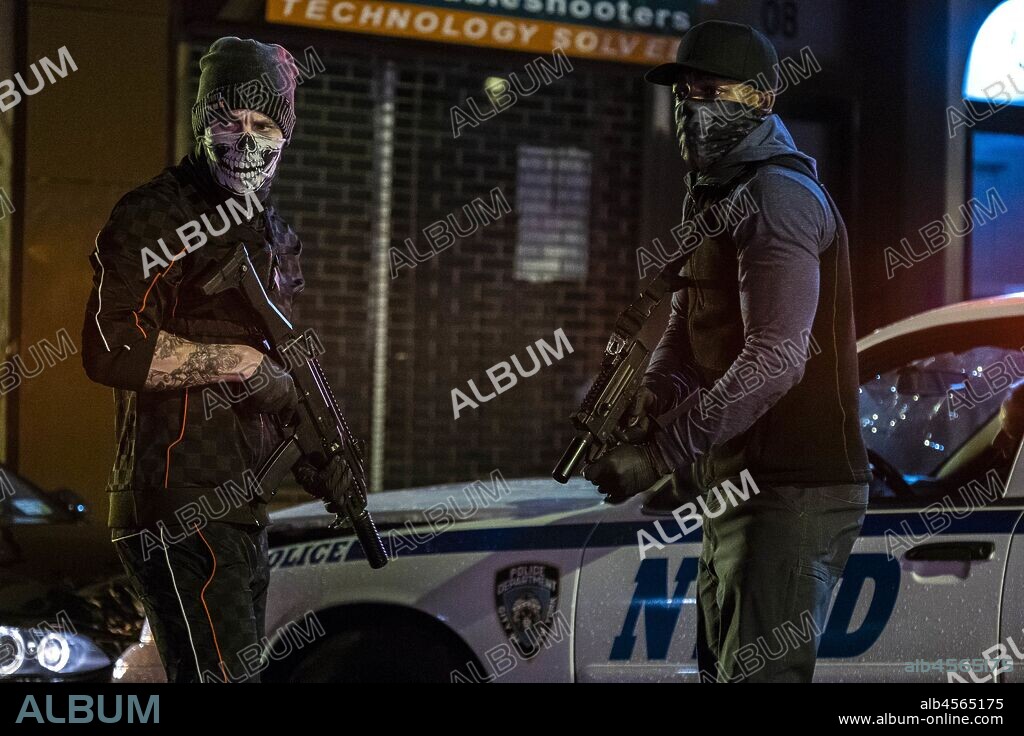 STEPHAN JAMES and TAYLOR KITSCH in 21 BRIDGES, 2019, directed by BRIAN KIRK. Copyright HUAYI BROTHERS/MWM STUDIOS.