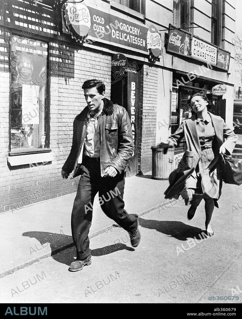 JOHN CASSAVETES in EDGE OF THE CITY, 1957, directed by MARTIN RITT. Copyright M.G.M.