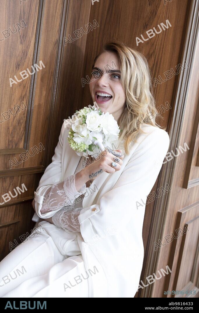 CARA DELEVINGNE en PLANET SEX CON CARA DELEVINGNE, 2022 (PLANET SEX WITH CARA DELEVINGNE), dirigida por ANA VESELIC, DANIELA CARSON y JESSICA CHERMAYEFF. Copyright Naked Television.
