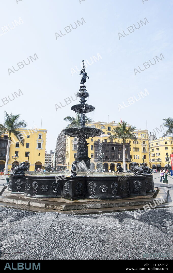 Municipal Palace of Lima and fountain, Plaza de Armas, Lima, Peru, South America.