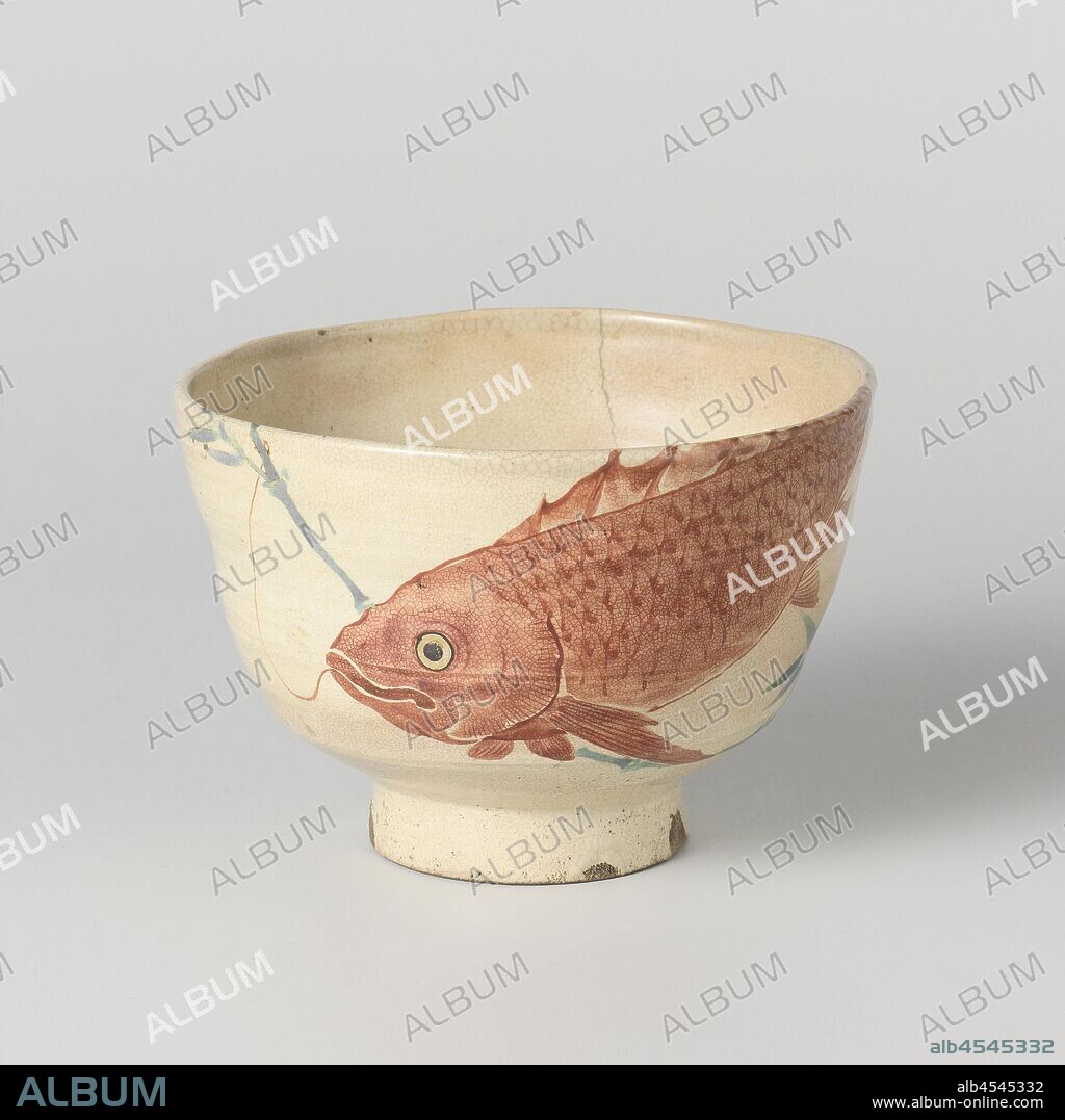 Bowl with sea bream, associated with Ebisu, the God of Daily Food Tea bowl with a fish and bamboo spray, Tea bowl made of stoneware, covered with a cream-colored glaze and painted on the glaze in blue, red, green, black and gold. A fish (red sea bream) running from the outside to the inside wall on a bamboo rod. A crack in the wall. A notch in the foot. Kyoyaki., anonymous, Japan, c. 1800 - c. 1899, Edo-period (1600-1868), stoneware, glaze, gold (metal), vitrification, h 8.2 cm d 12.3 cm d 5.7 cm.