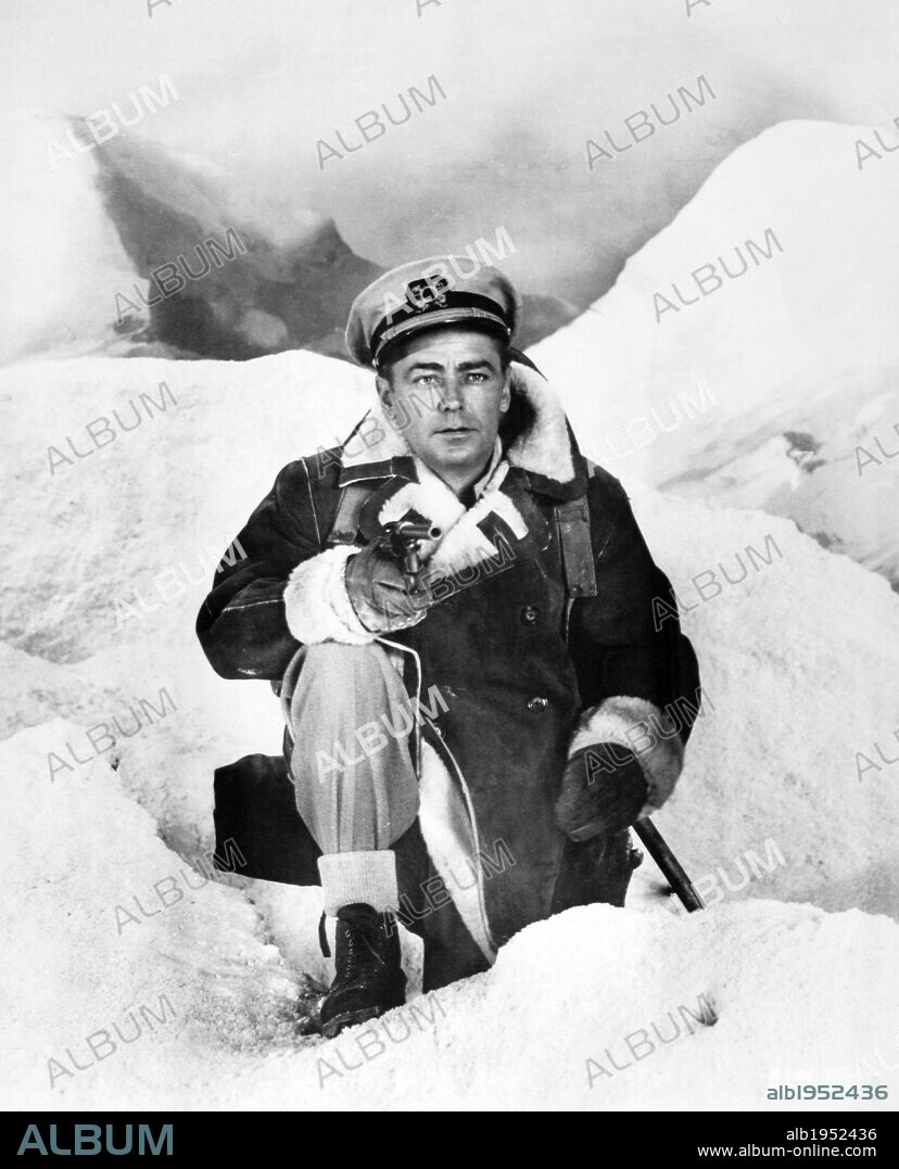 ALAN LADD en INFIERNO BAJO CERO, 1954 (HELL BELOW ZERO), dirigida por MARK ROBSON. Copyright COLUMBIA PICTURES.