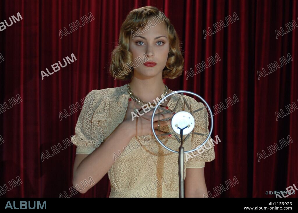 NORA ARNEZEDER en PARIS, PARIS, 2008 (FAUBOURG 36), dirigida por CHRISTOPHE BARRATIER. Copyright Blue skin productions/ constantin film produktion.