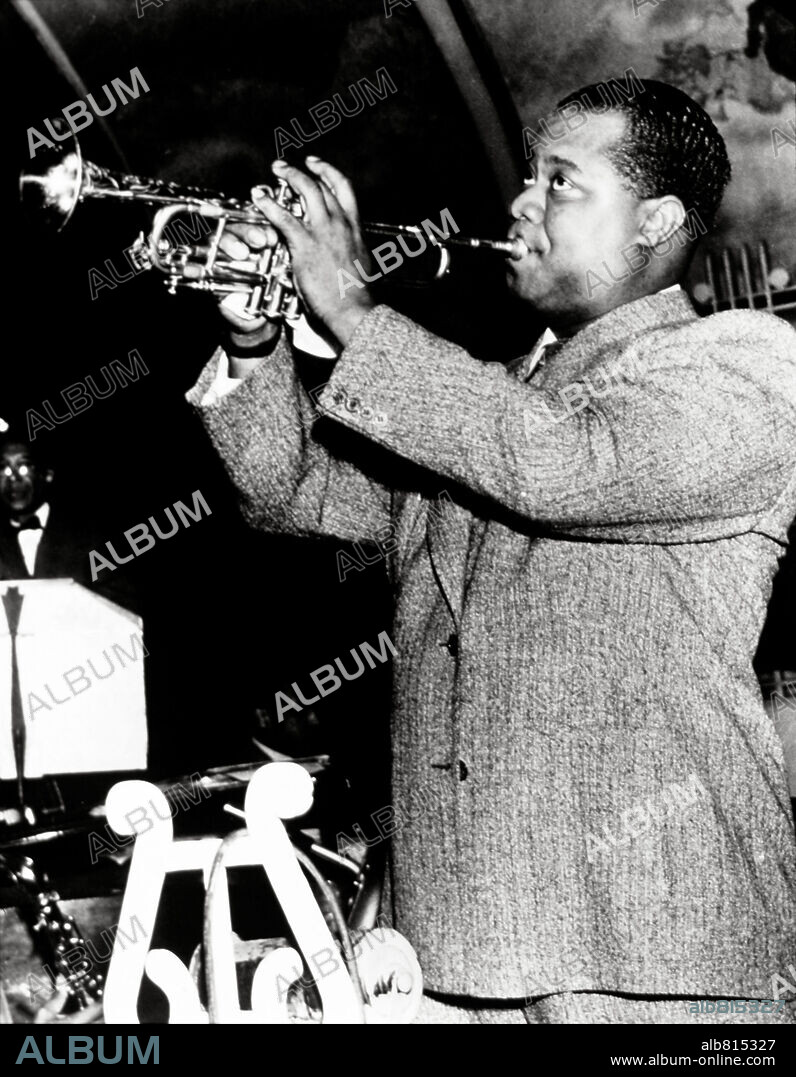 Louis Armstrong, trompetista y cantante estadounidense de jazz. Cotton Club, New York City, 1939.