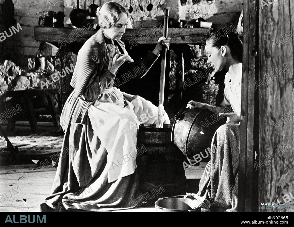 AUDREY HEPBURN and LILLIAN GISH in THE UNFORGIVEN, 1960, directed by JOHN HUSTON. Copyright HECHT-HILL-LANCASTER/UNITED ARTISTS.