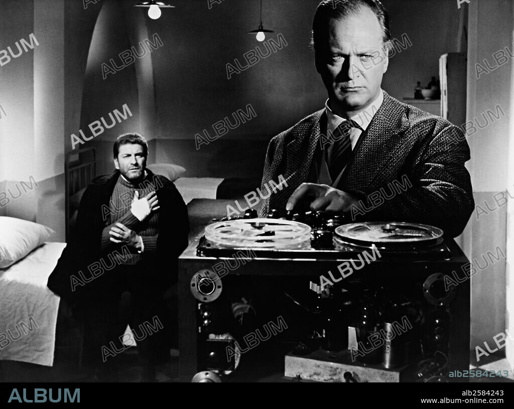 CURD JüRGENS in THE HOUSE OF INTRIGUE, 1956 (LONDRA CHIAMA POLO NORD), directed by DUILIO COLETTI. Copyright MINERVA.