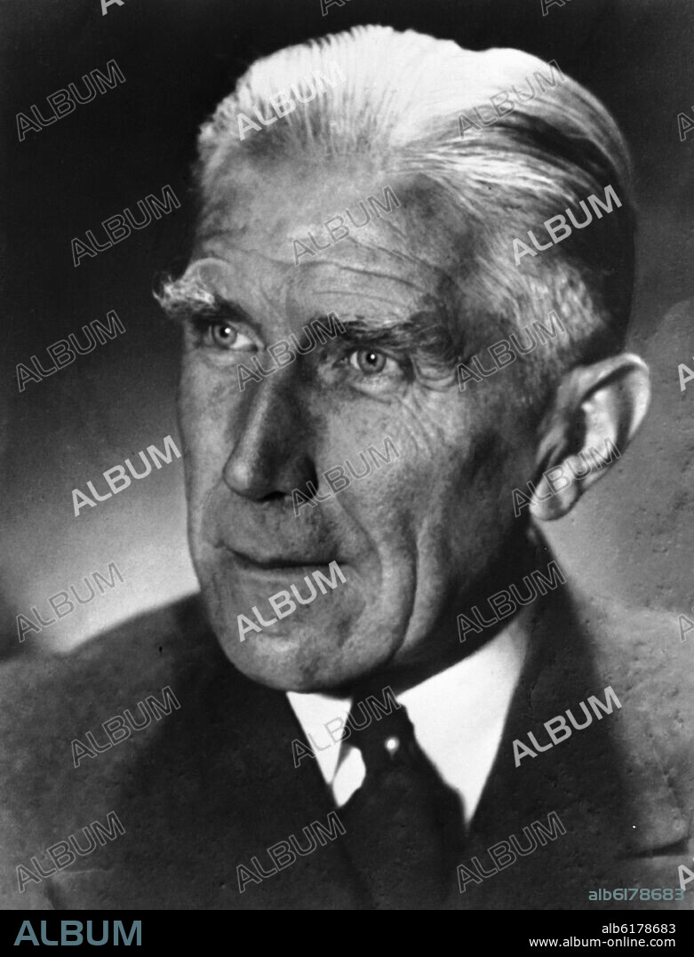 FRANZ VON PAPEN (1879-1969) POLITICO MILITAR Y DIPLOMATICO ALEMAN DE LA REPUBLICA DE WEIMAR Y DEL TERCER REICH.