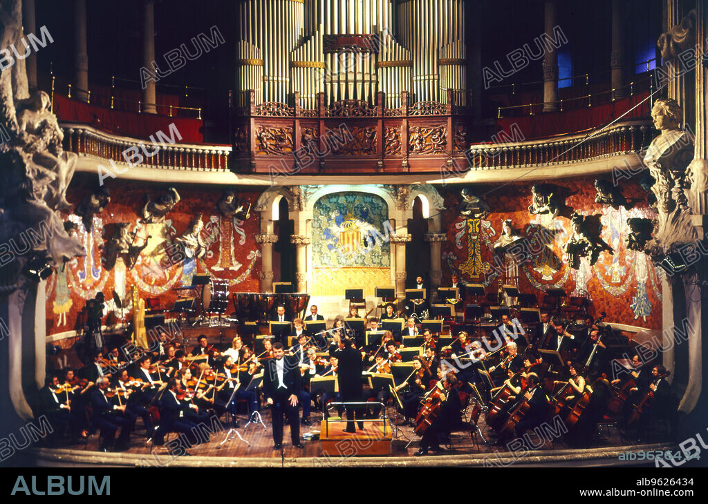 Concert of the Orchestra at the Palau de la Musica Catalana, with the soloist baritone Joan Pons.