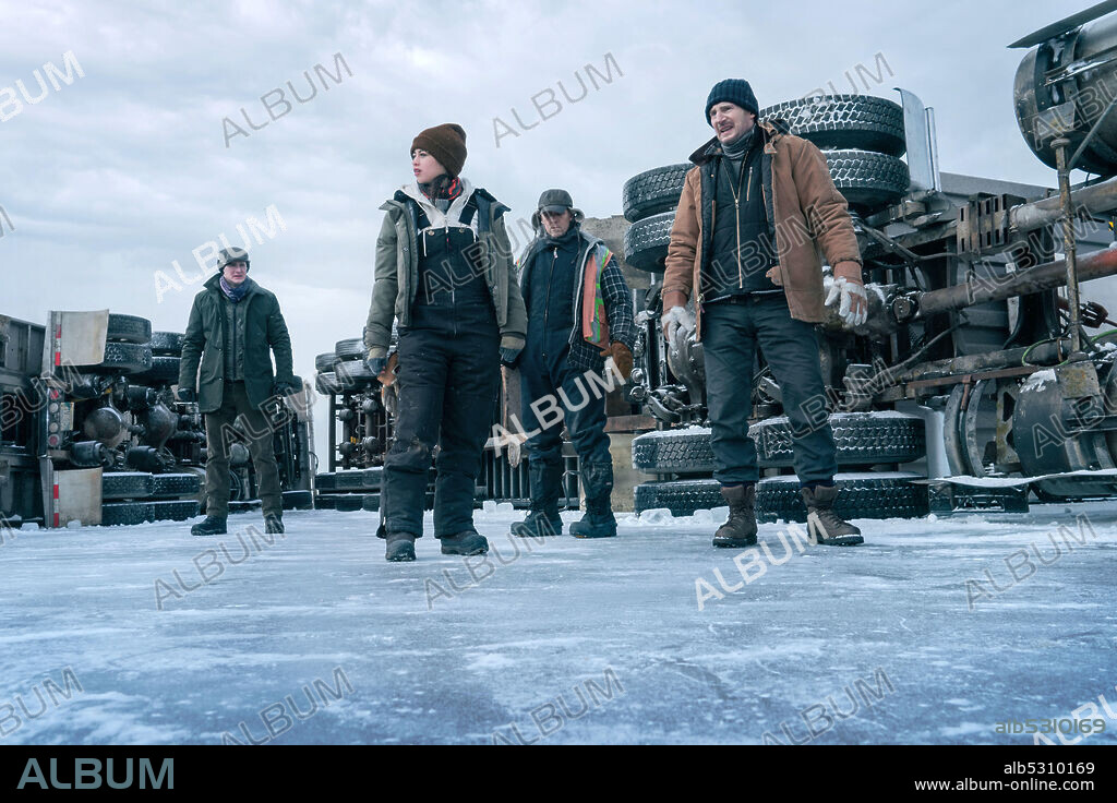 AMBER MIDTHUNDER, BENJAMIN WALKER, LIAM NEESON und MARCUS THOMAS in THE ICE ROAD, 2021, unter der Regie von JONATHAN HENSLEIGH. Copyright CODE ENTERTAINMENT.