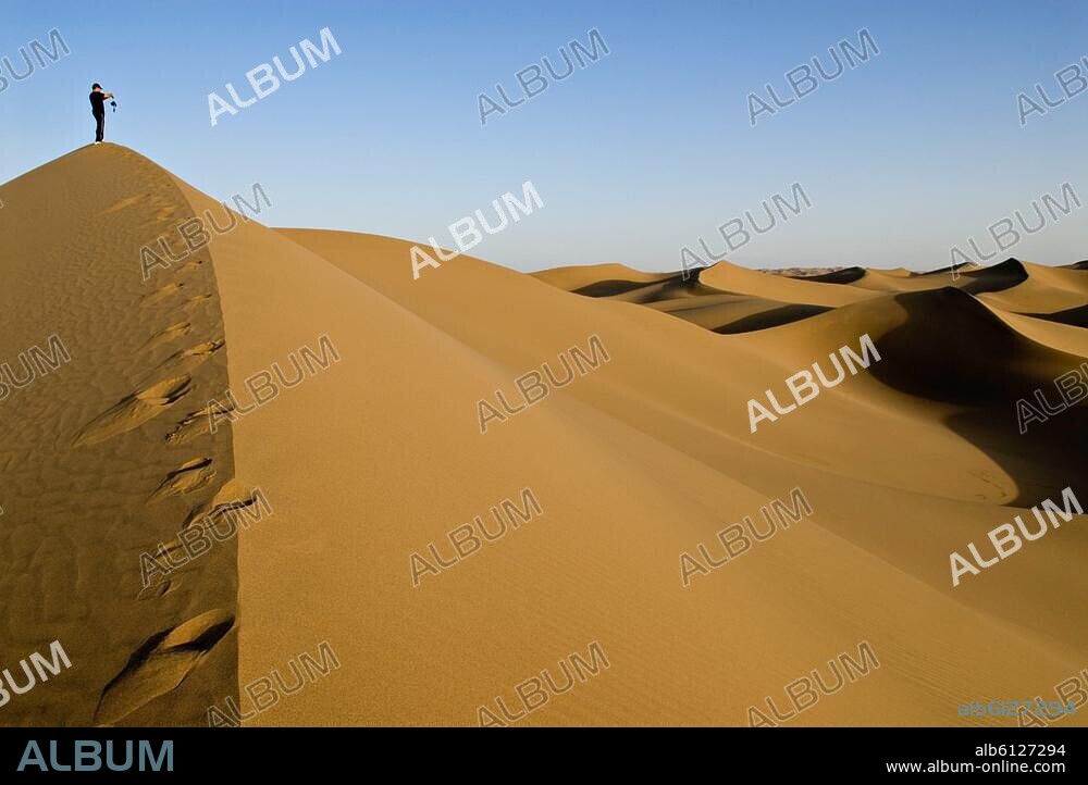 Wüste Taklamakan (Xinjiang, China).-Landschaftsbild.-Foto, undat.