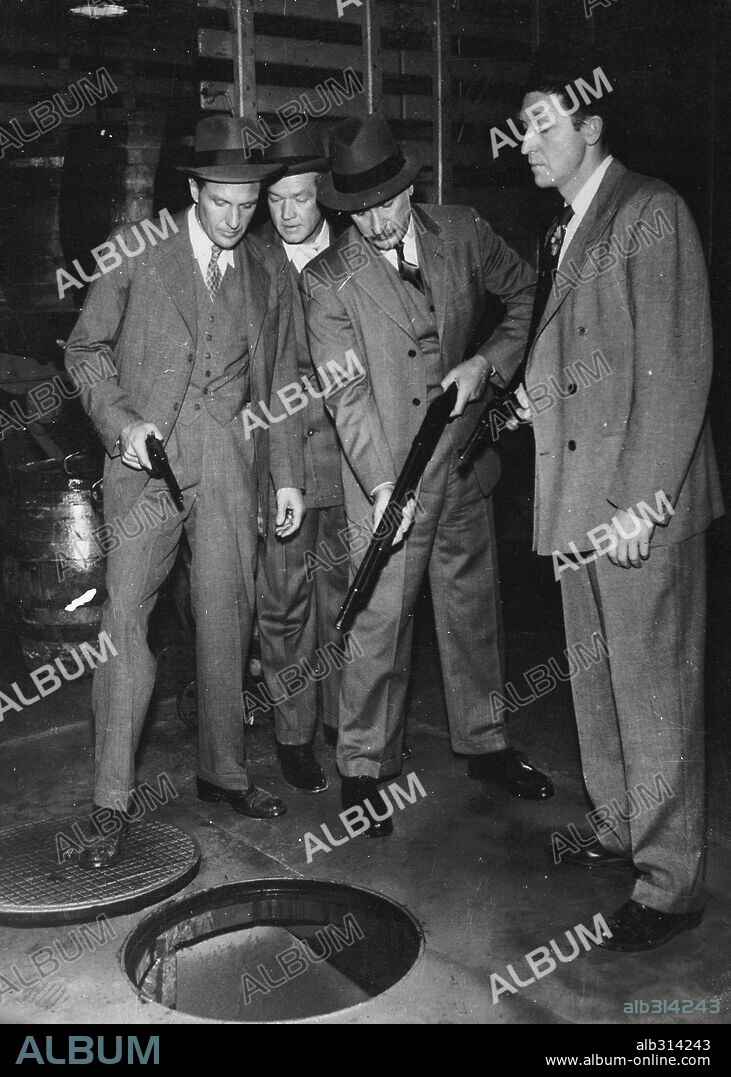 ROBERT STACK dans THE UNTOUCHABLES, 1959. Copyright DESILU.
