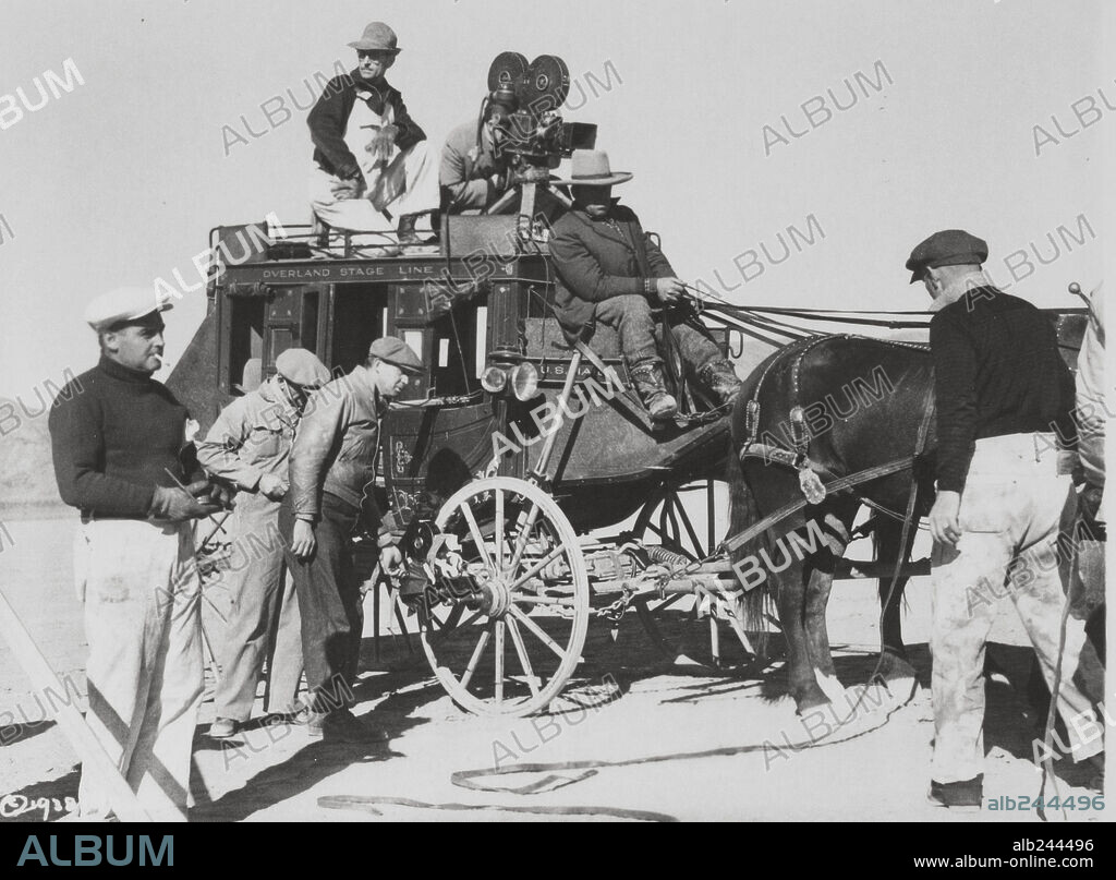 JOHN FORD en LA DILIGENCIA, 1939 (STAGECOACH), dirigida por JOHN FORD. Copyright UNITED ARTISTS.