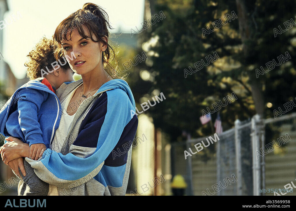 FRANKIE SHAW in SMILF, 2017, directed by FRANKIE SHAW. Copyright ABC SIGNATURE STUDIOS.