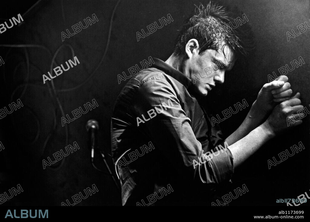 SAM RILEY in CONTROL, 2007, unter der Regie von ANTON CORBIJN. Copyright BECKER FILMS INTERNATIONAL.