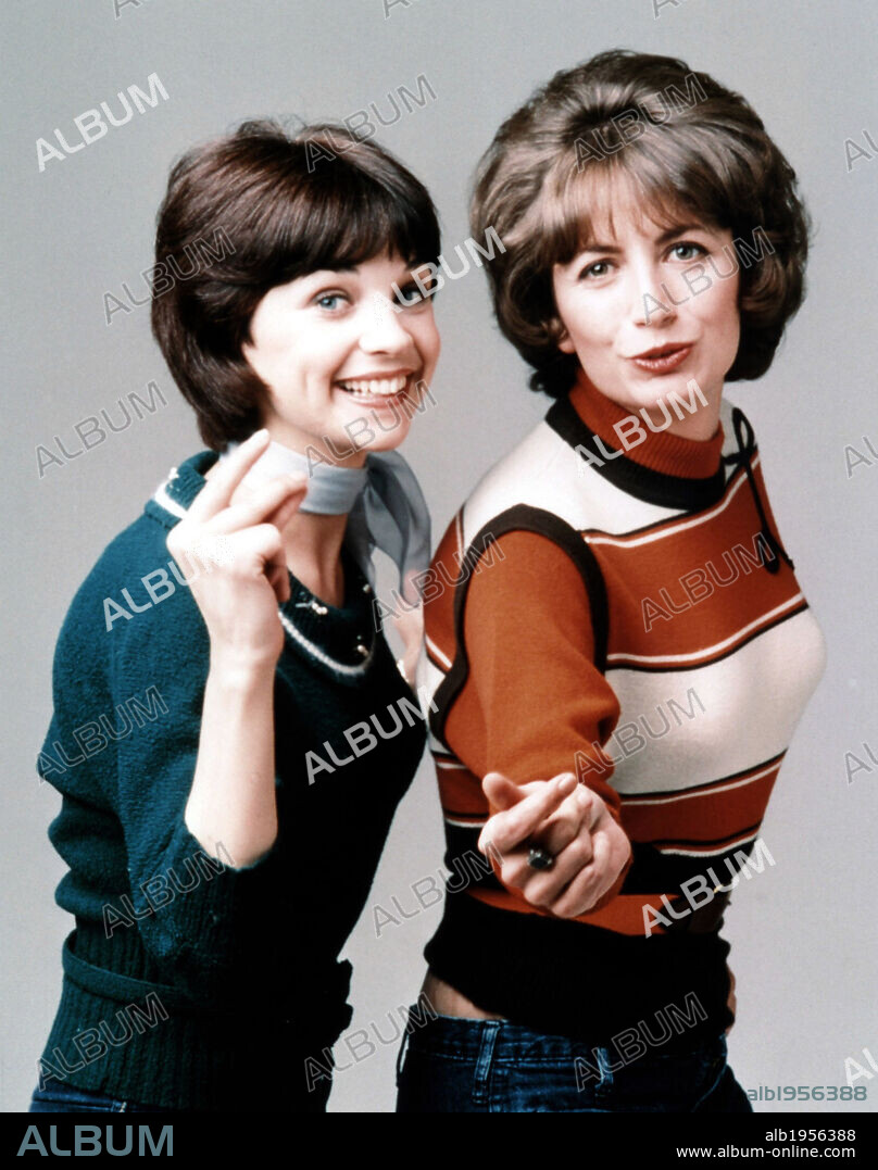 CINDY WILLIAMS and PENNY MARSHALL in LAVERNE & SHIRLEY, 1976, directed by ALAN RAFKIN and JOEL ZWICK. Copyright PARAMOUNT TV.