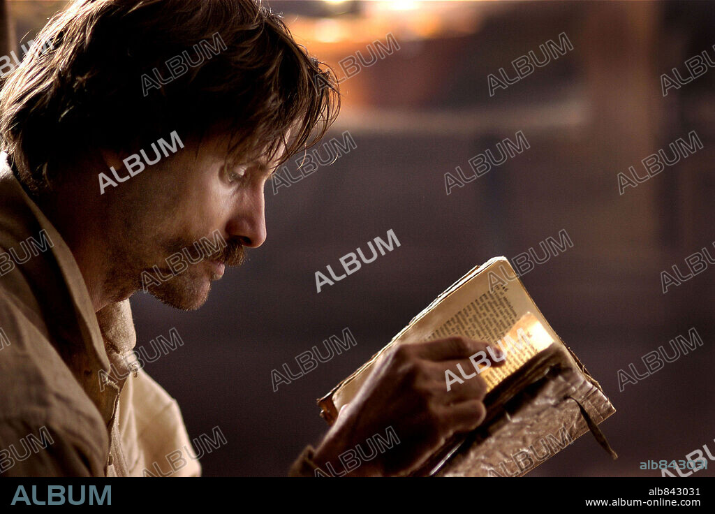 VIGGO MORTENSEN in ALATRISTE, 2006, directed by AGUSTIN DIAZ YANES. Copyright ESTUDIOS PICCASO.