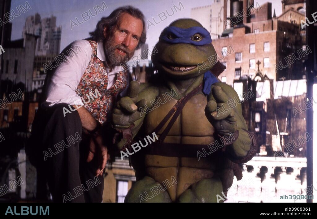 JIM HENSON in TEENAGE MUTANT NINJA TURTLES, 1990, directed by STEVE BARRON. Copyright NEW LINE CINEMA.