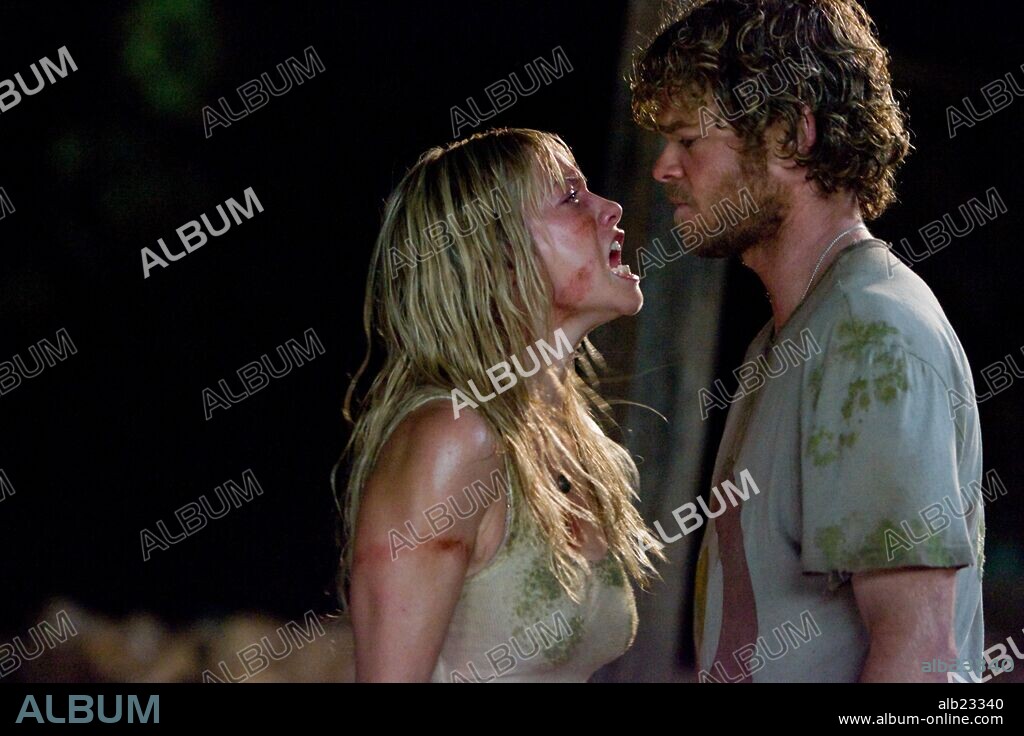 LAURA RAMSEY and SHAWN ASHMORE in THE RUINS, 2008, directed by CARTER SMITH. Copyright BENDERSPINK/DREAMWORKS SKG/RED HOUR FILMS/SPYGLASS ENTERTAIN / VALITUTTI, VINCE.