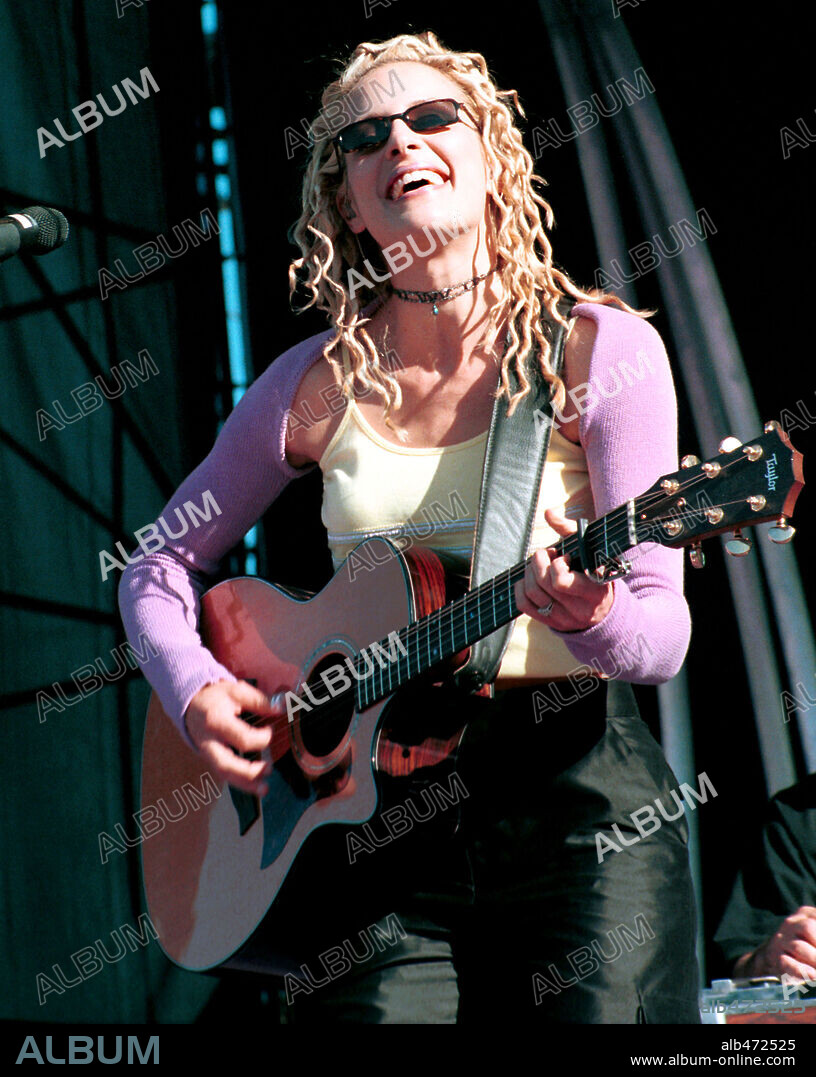 May 16, 1999; Foxboro, Massachusetts, USA; EMILY ROBISON, NATALIE MAINES and MARTIE SEIDEL of The Dixie Chicks perform live in Foxboro. Mandatory Credit: Photo by Steven Tackeff / ZUMA Press. (©) Copyright 1999 by Steven Tackeff. 16/05/1999