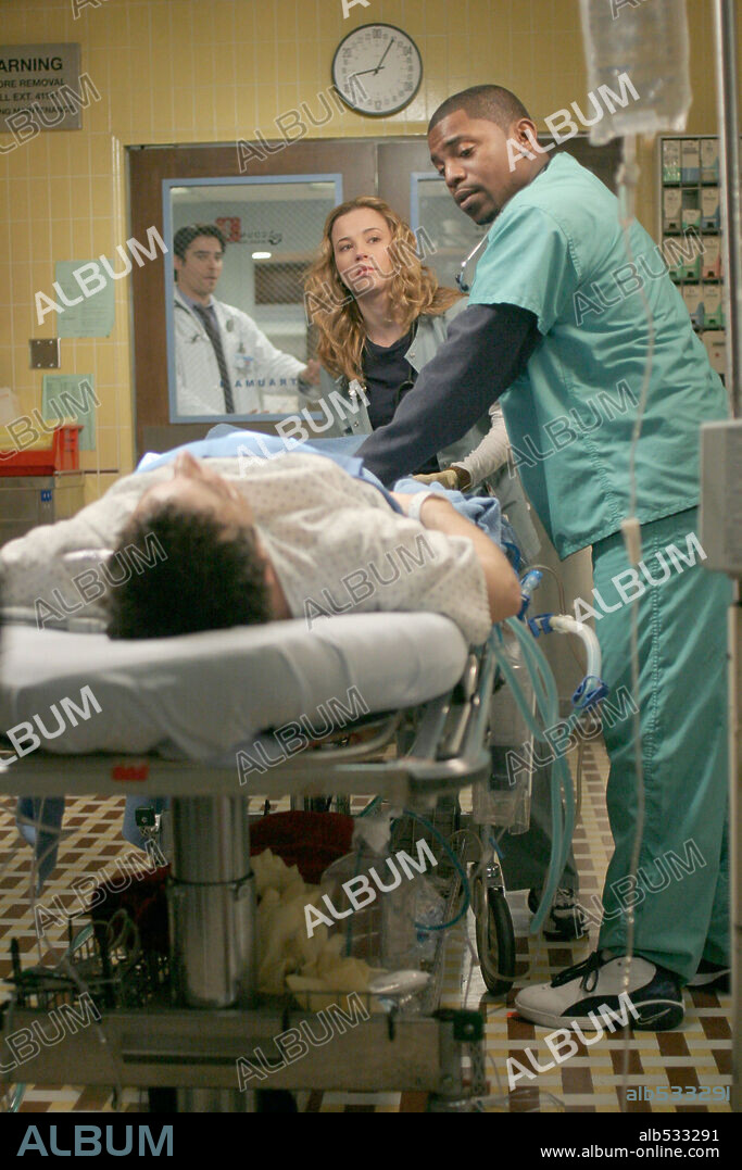 GORAN VISNJIC and MEKHI PHIFER in ER, 1994, directed by CHRISTOPHER CHULACK, JONATHAN KAPLAN, LESLIE LINKA GLATTER and RICHARD THORPE. Copyright WARNER BROS TV/AMBLIN TV.