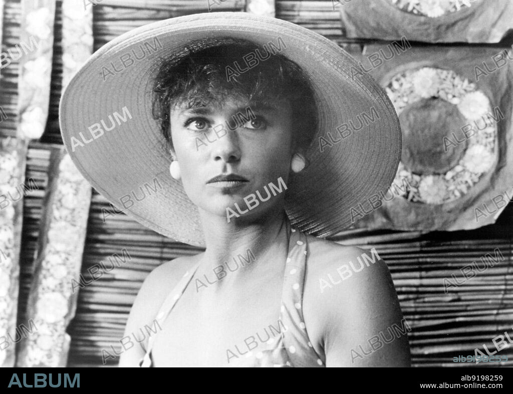 JACQUELINE BISSET en INCHON, 1981 (INCHON!), dirigida por TERENCE YOUNG. Copyright Metro-Goldwyn-Mayer (MGM).