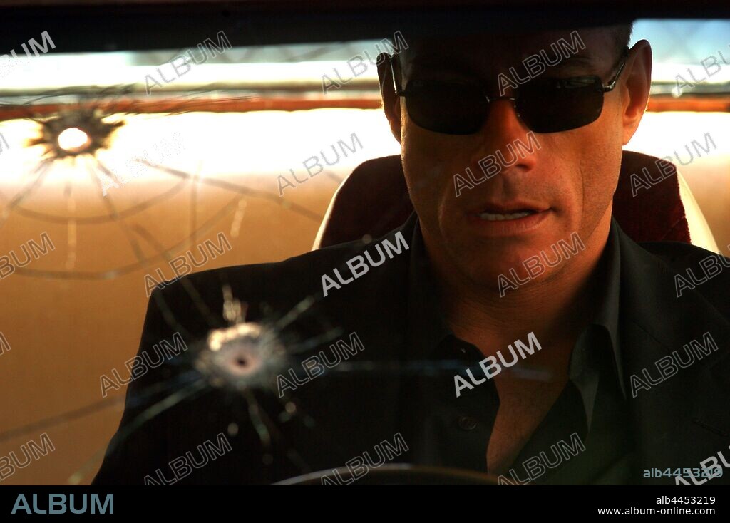 JEAN-CLAUDE VAN DAMME en JUSTA VENGANZA, 2004 (WAKE OF DEATH), dirigida por PHILIPPE MARTINEZ. Copyright BAUER MARTINEZ STUDIOS/FRAME WERK PRODUKTION GMBH&CO.KG/LUCK.
