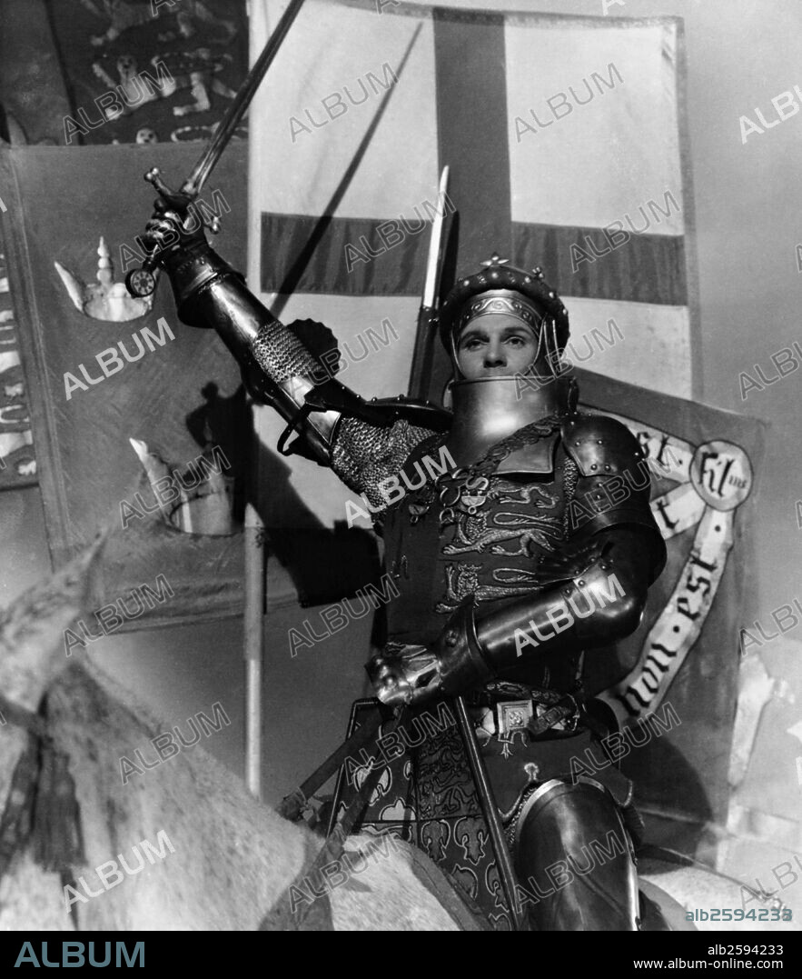 ENRIQUE V DE INGLATERRA and Laurence Kerr Olivier. LAURENCE OLIVIER in HENRY V, 1944, directed by LAURENCE OLIVIER. Copyright TWO CITIES.