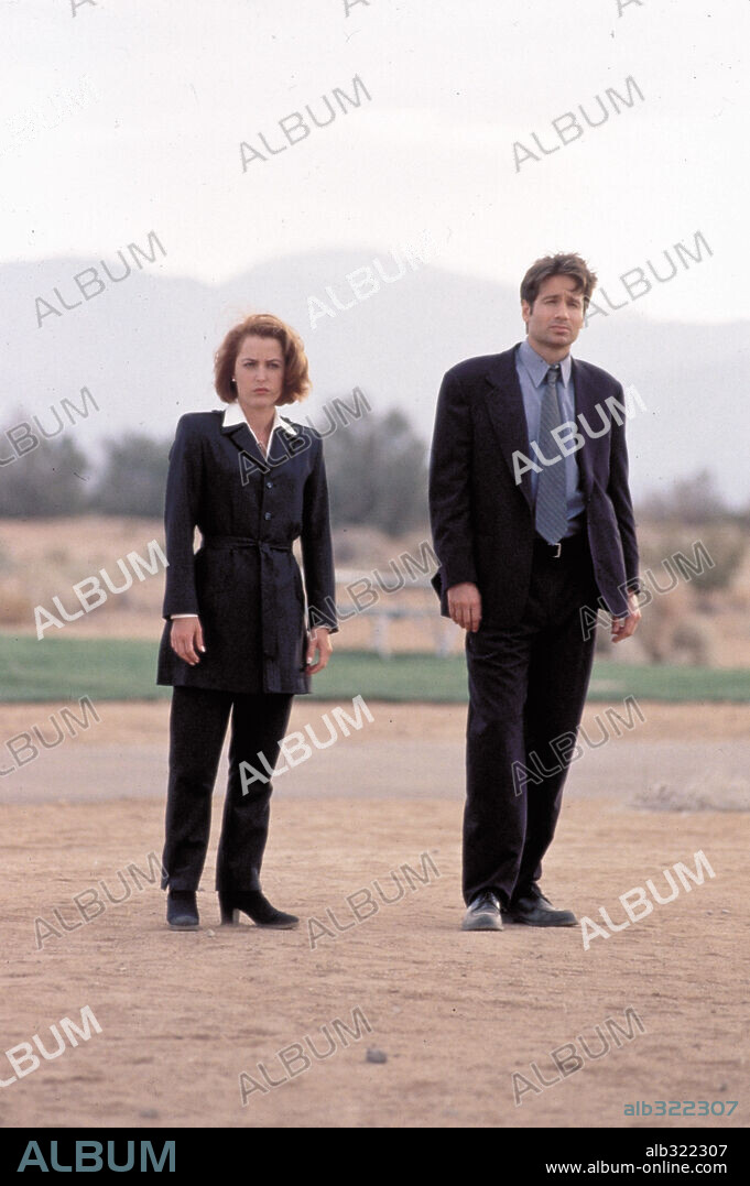DAVID DUCHOVNY et GILLIAN ANDERSON dans THE X-FILES - LE FILM, 1998 (THE X-FILES), réalisé par ROB BOWMAN. Copyright 20TH CENTURY FOX.
