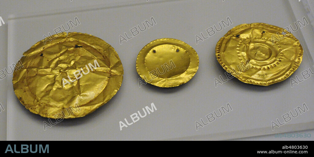 Colgantes discoidales. Oro. Período VI. Cultura del Diquís. Diquís Reciente (1000-1500 d. C.). Costa Rica. Museo de América. Madrid. España.